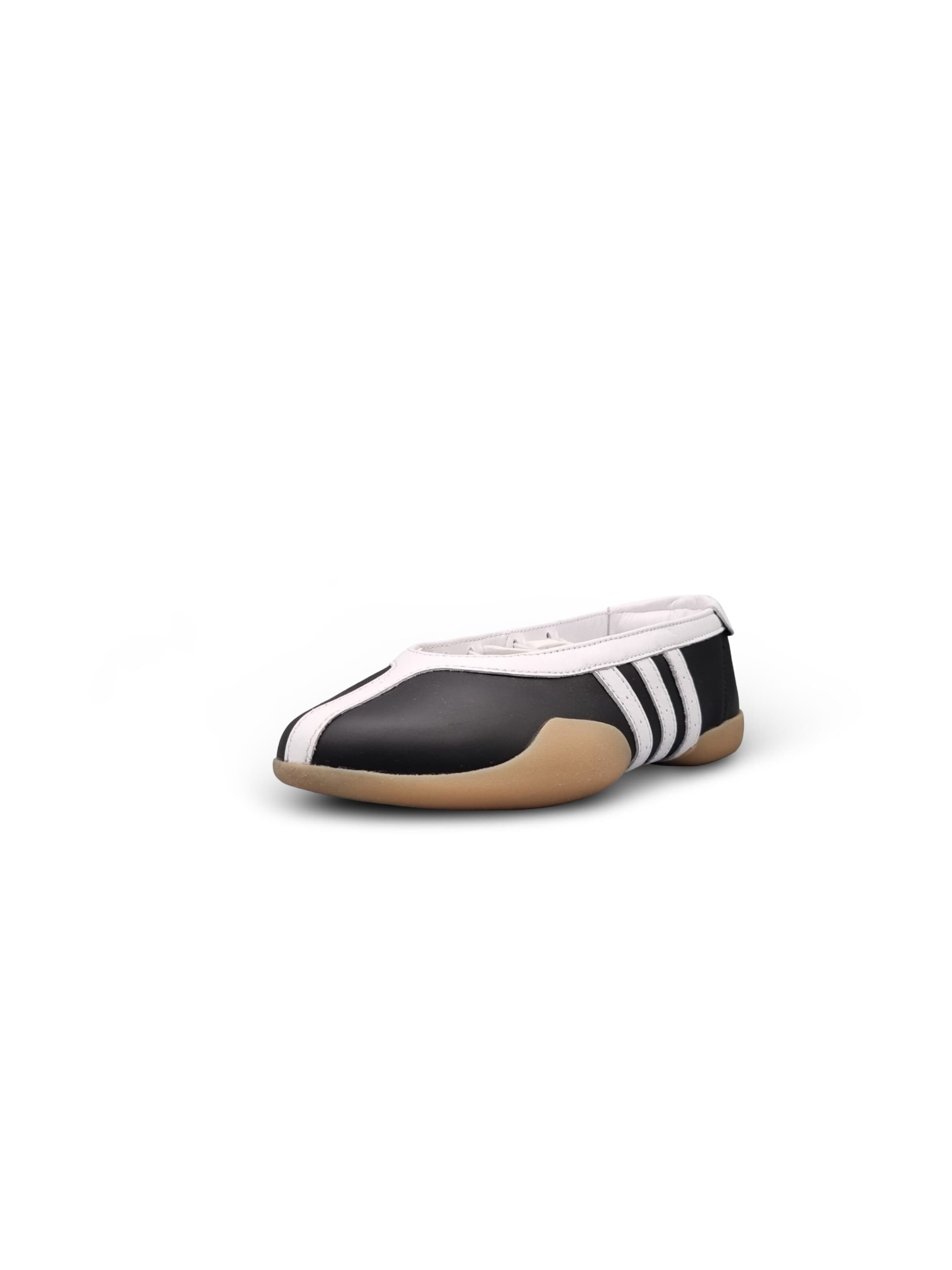 ADIDAS ORIGINALS Ballet Flats with Strap in Black: front