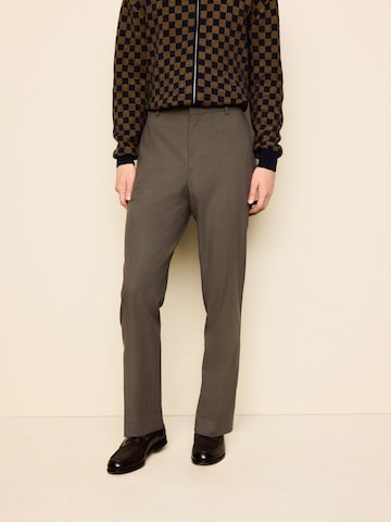 Next Slimfit Pantalon in Bruin