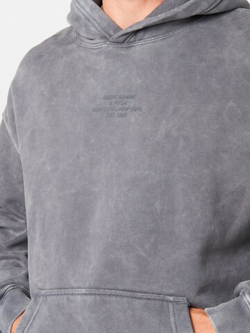 Abercrombie & Fitch Sweatshirt in Grey