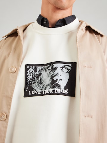 VANS Sweatshirt 'Skate Lisa Lisa' in Wit