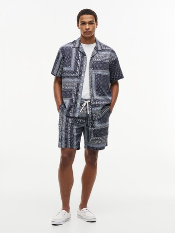 TOMMY HILFIGER Comfort Fit Риза в синьо