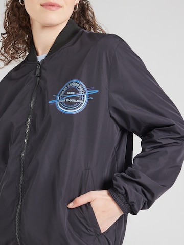 melns Karl Lagerfeld Starpsezonu jaka