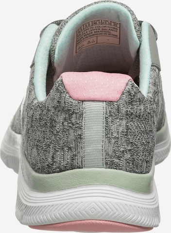 SKECHERS Sneaker in Grau