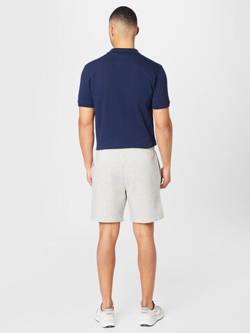 GAP Regular Shorts in Grau