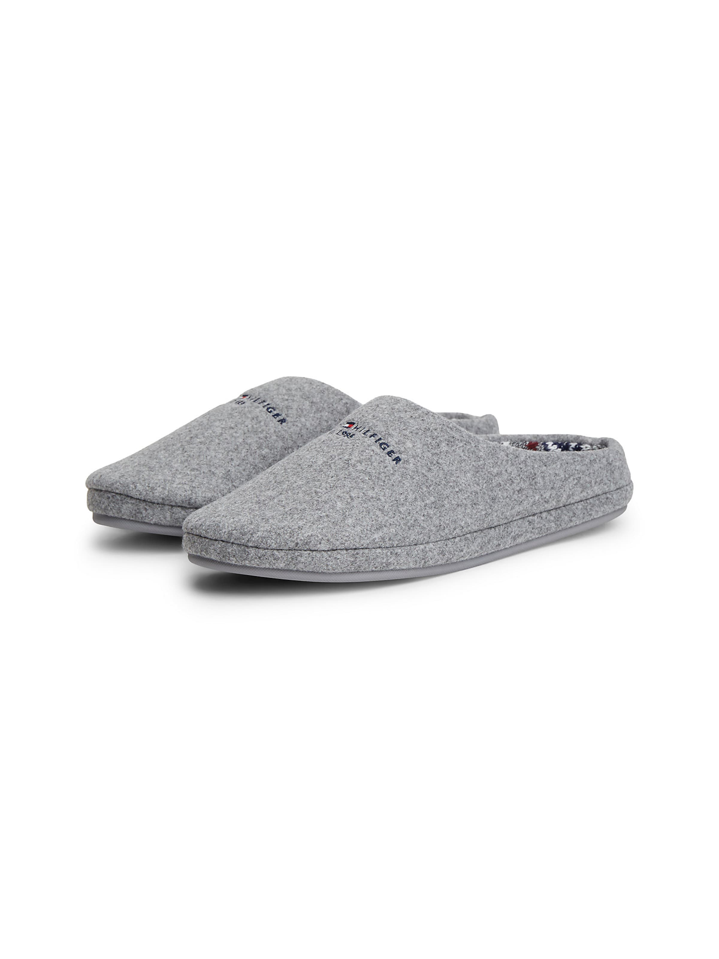 TOMMY HILFIGER Hausschuh in Grau