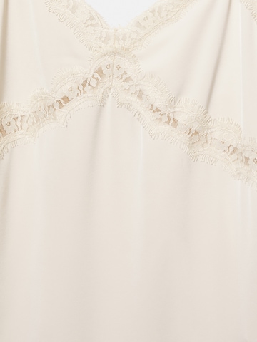 Pull&Bear Top in Beige