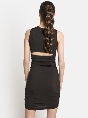 Squad the label Dress 'Cut Out Back' in Schwarz