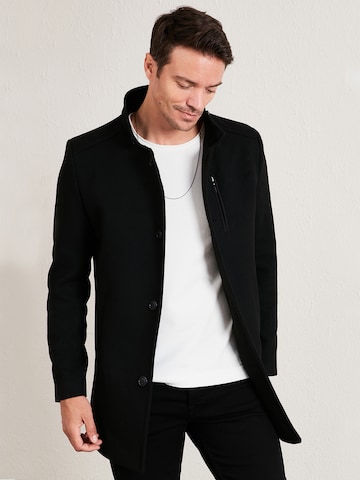 Buratti Winter Coat in Black: front