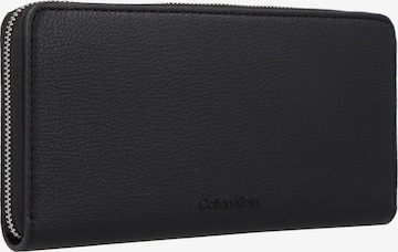 Calvin Klein Portemonnaie 'Daily' in Schwarz