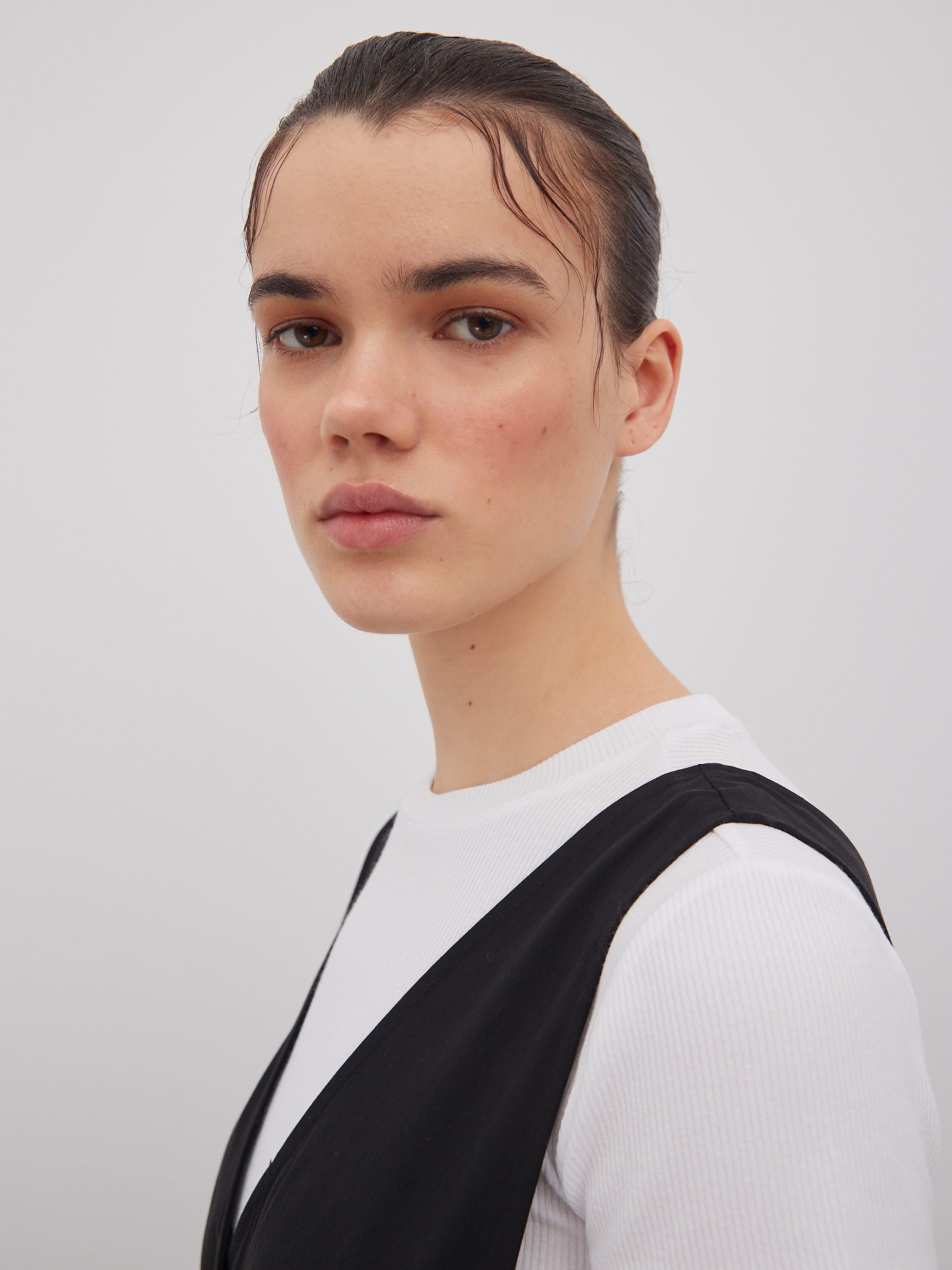 Frauen Jumpsuits EDITED Overall 'Tilla' in Schwarz - KG42481 Frauen Jumpsuits EDITED Overall 'Tilla' in Schwarz - KG42481
