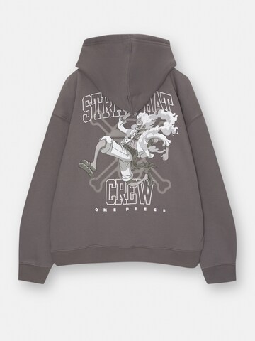 Sweat-shirt 'ONE PIECE LUFFY' Pull&Bear en gris