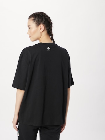 ADIDAS ORIGINALS - Camiseta talla grande 'FLOWER' en negro