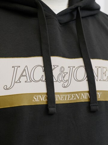 Felpa di JACK & JONES in nero