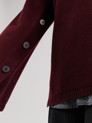 Pulover de la & Other Stories pe roșu