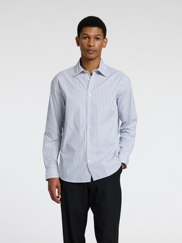 Coupe regular Chemise SELECTED HOMME en bleu : devant
