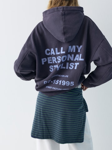 Bluză de molton 'PACIFIC CALL MY' de la Pull&Bear pe albastru: față