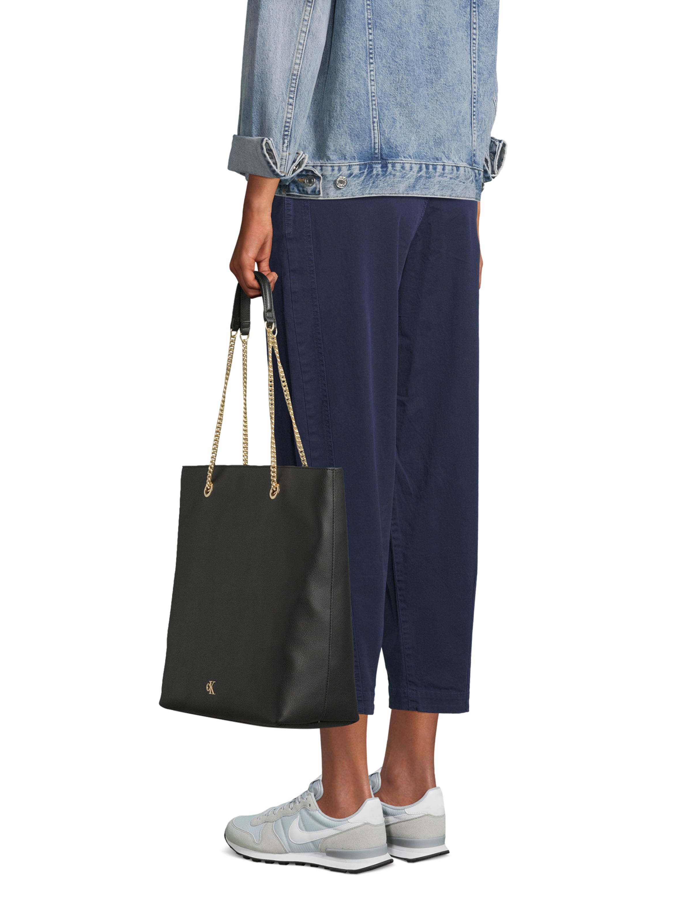 Calvin Klein Poodlemiskott, värv must