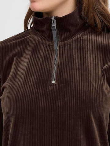 Oxmo Dress ' OXEBBA HALFZIP ' in Brown
