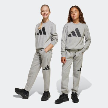 ADIDAS SPORTSWEAR - Fato de treino 'Essentials' em cinzento