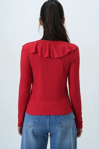 Tricou de la Trend Alaçatı Stili pe roșu