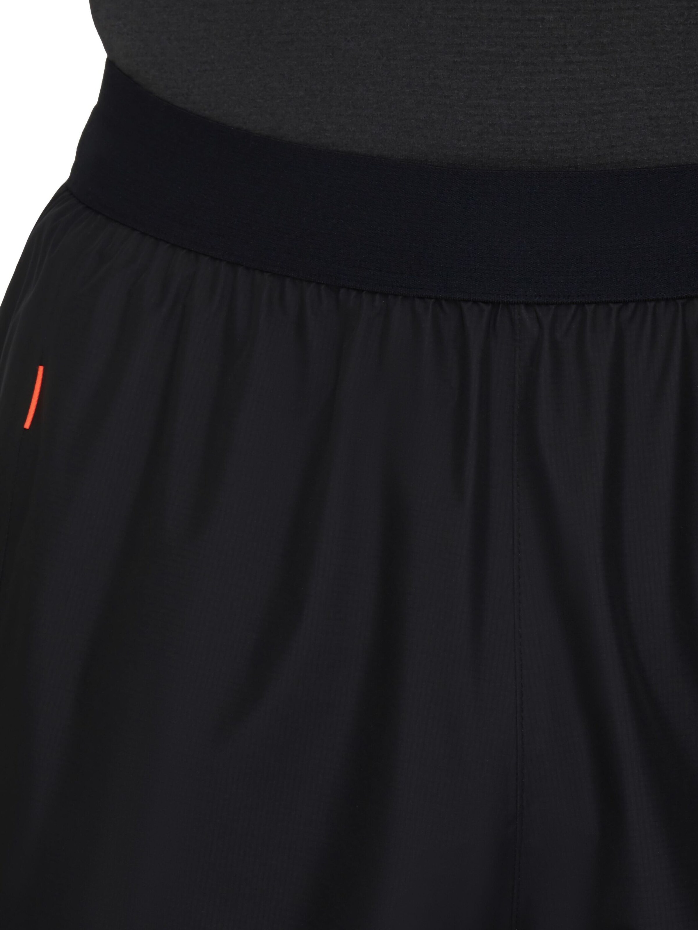 MAMMUT Tapered Outdoor Pants in Black