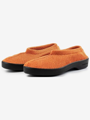 Arcopedico Classic Flats in Orange