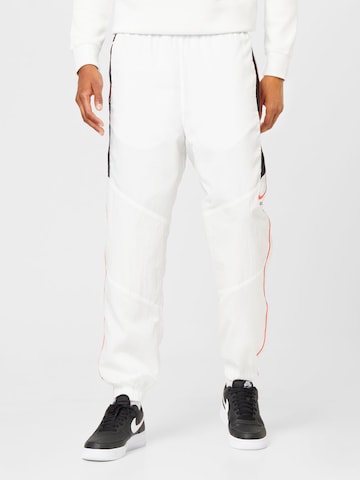 Effilé Pantalon 'Air' Nike Sportswear en blanc : devant