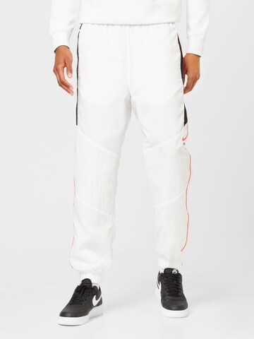 Tapered Pantaloni 'Air' di Nike Sportswear in bianco: frontale