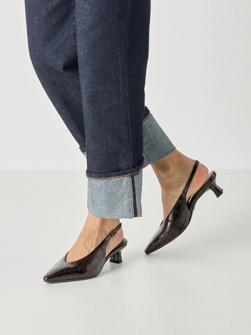 Tamaris Pumps in Braun