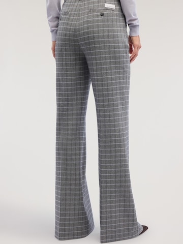 Pantaloni di Trussardi in grigio