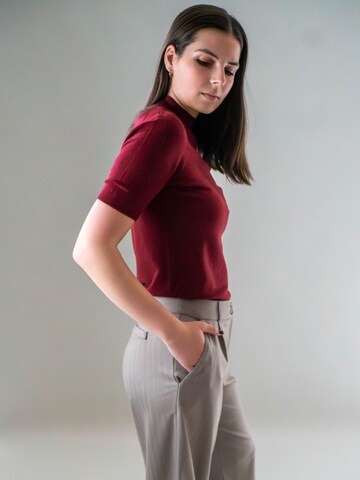 WEARABLE STORIES Sweater 'Lone' in Red