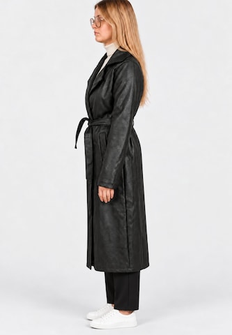 Elara Between-seasons coat in Black