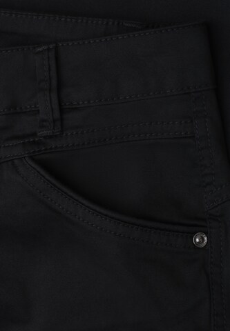 STREET ONE Regular Pants in Black