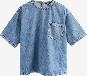 Next Pusero värissä sininen: etupuoli