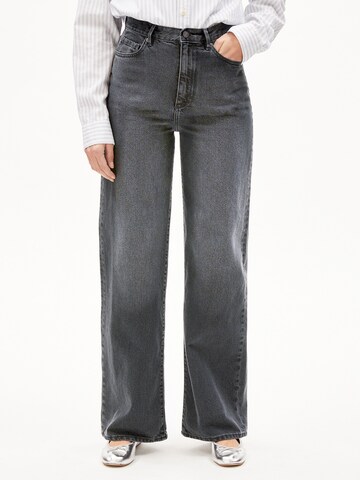 ARMEDANGELS Wide leg Jeans 'ENIJAA' in Grey: front