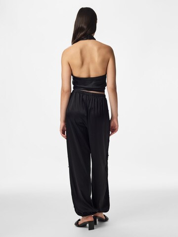 PIECES - Barrel Pantalón 'PCOLLI MW' en negro