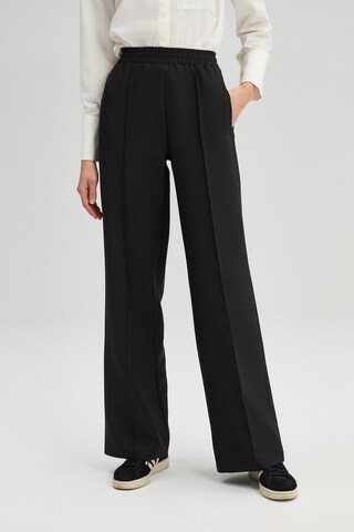 Touche Prive Regular Hose in Schwarz: Vorderseite