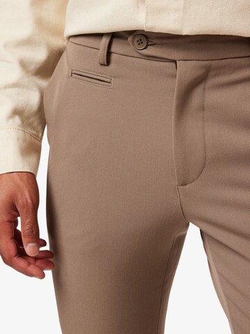 Coupe slim Pantalon Les Deux en marron