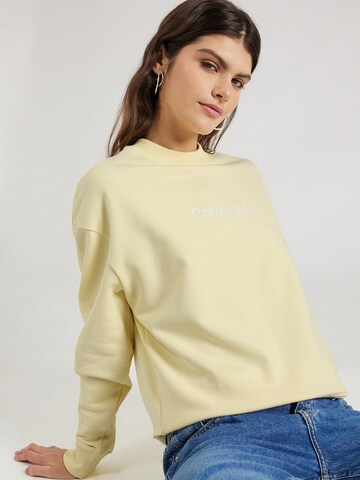 Sweat-shirt 'Hero' Calvin Klein en jaune
