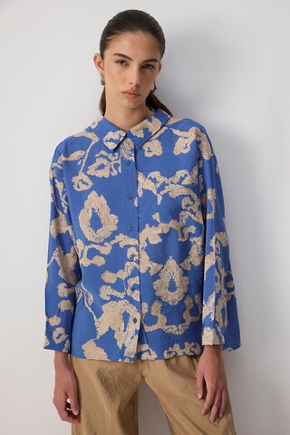 Touche Prive Blouse in Blauw: voorkant