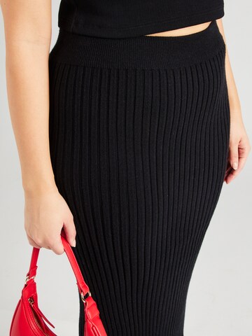 Gonna 'CARFIA' di ONLY Carmakoma in nero