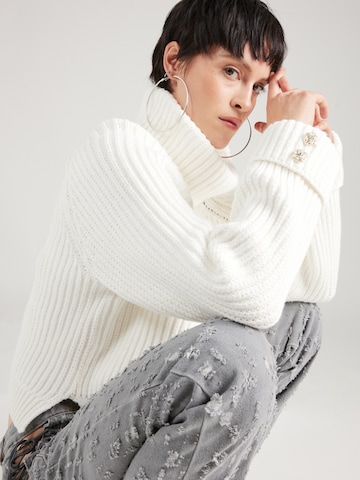 GUESS Пуловер 'LOIS' в бяло