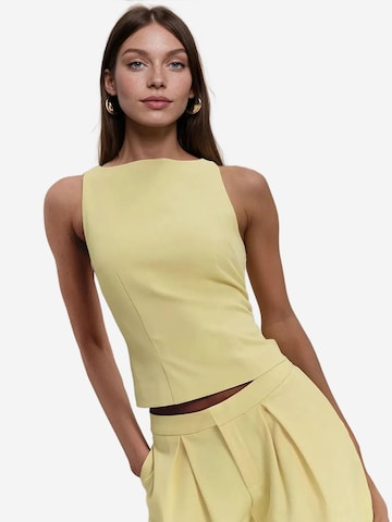 Hiccup Blouse in Yellow: front