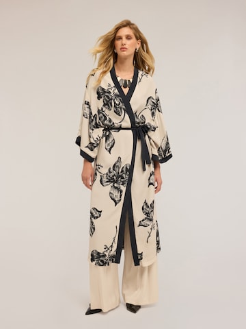 Kimono di MOTIVI in bianco: frontale