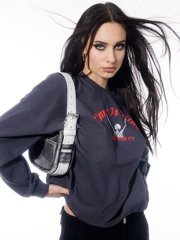 SHYX Sweatshirt 'Kaori' in Grijs: voorkant