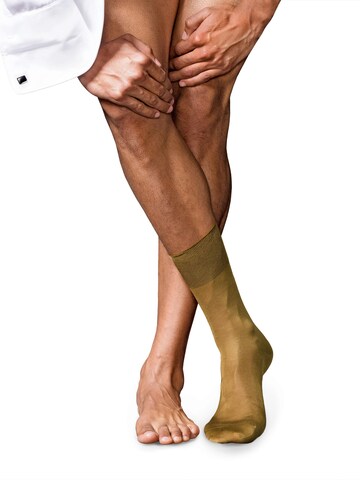 FALKE Socks 'No. 9 Pure Fil d´Écosse' in Green: front