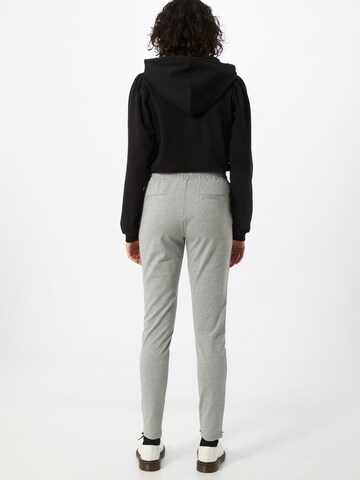 Slimfit Pantaloni 'Kate' di ICHI in grigio