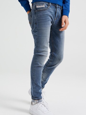 Slimfit Jeans de la WE Fashion pe albastru: față