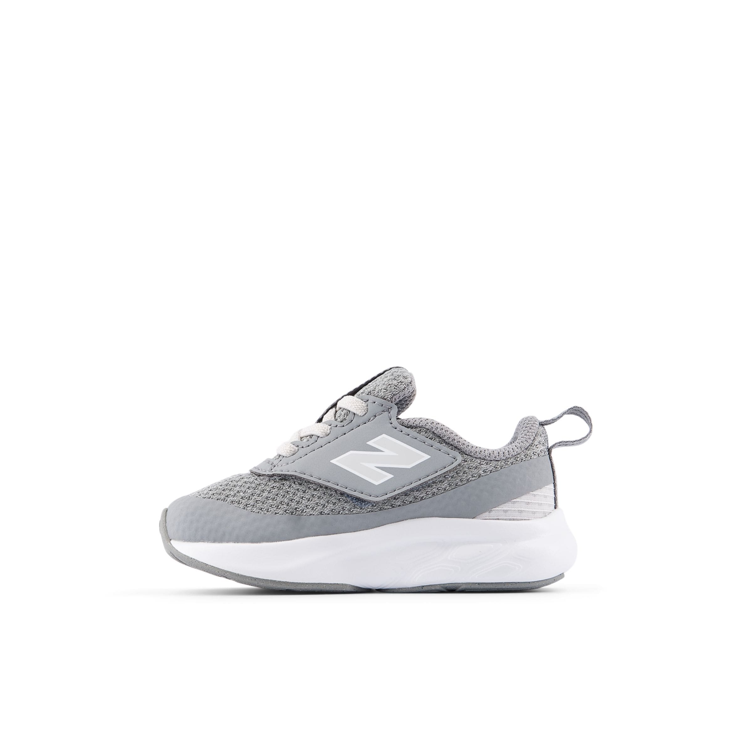 Chaussure de sport new balance en gris : devant