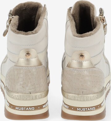 Stivaletto stringato di MUSTANG in beige